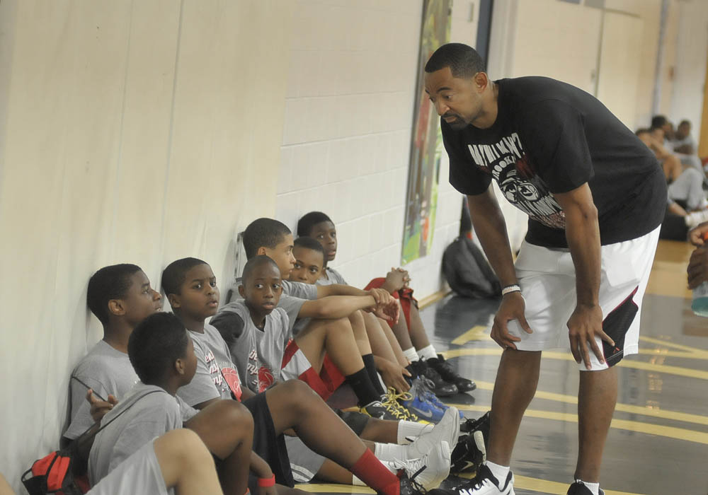 pg26 Howard Basketball Camp WORSOM ROBINSON