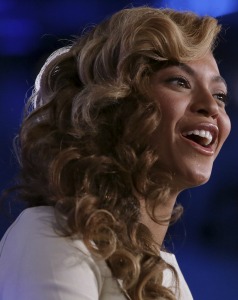 5-USE_Beyonce_Super_Bowl_Ha_Gill.jpg