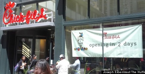 CHICK-FIL-A-CHICAGO-LOOP-OPENING-large570.jpg