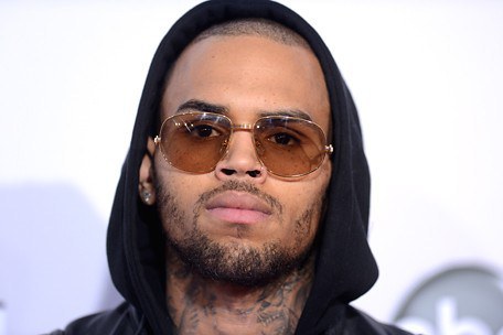 chris-brown-swatting-456.jpg