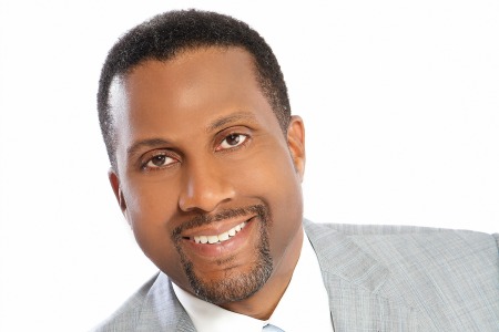 BLOGTALKRADIO PARTNERS WITH MEDIA ICON TAVIS SMILEY TO HOST FIRST NETWORK