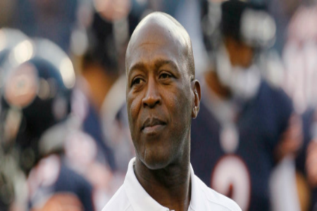 Chicago Bears head coach Lovie Smith watches his team warm up before an NFL preseason football game against the Washington Redskins in Chicago, Saturday, Aug. 18, 2012. (AP Photo/Charles Rex Arbogast) | ASSOCIATED PRESS