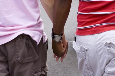 gay-couple-holding-hands-e1342985698123