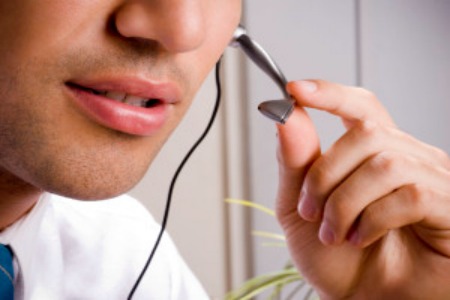 n-MAN-MOUTH-PHONE-large300