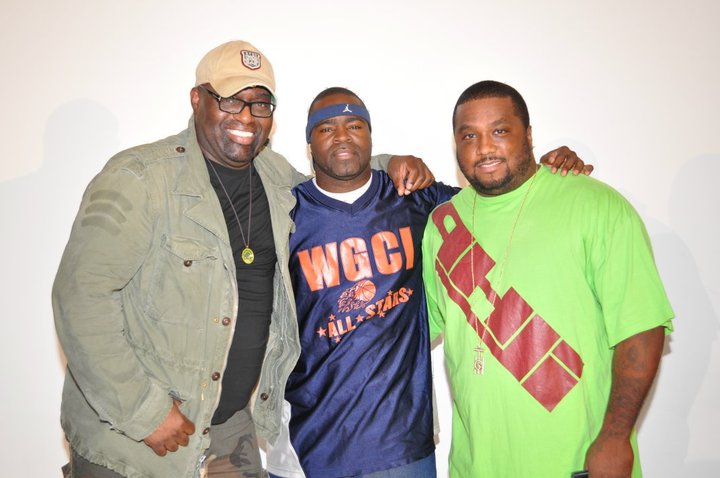 (l-r): Frankie Knuckles pictured with Chicago DJs, Stacey Kidd and Terry Hunter (Photo Credit) Andre Hampton