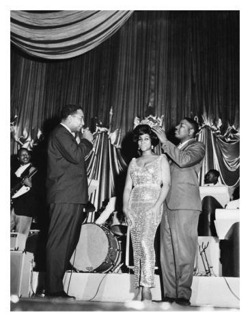 Aretha Franklin being crowned the 'Queen of Soul'