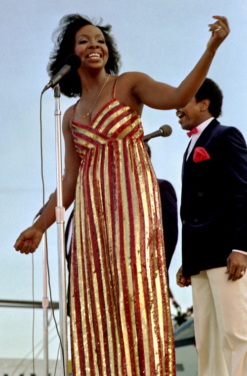 Gladys Knight and the Pips perform aboard the aircraft carrier USS RANGER (CV-61) during the special Suzanne Somers show.