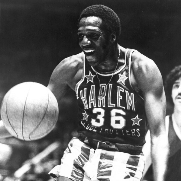 Former Harlem Globetrotters Star Meadowlark Lemon Passes Chicago Defender