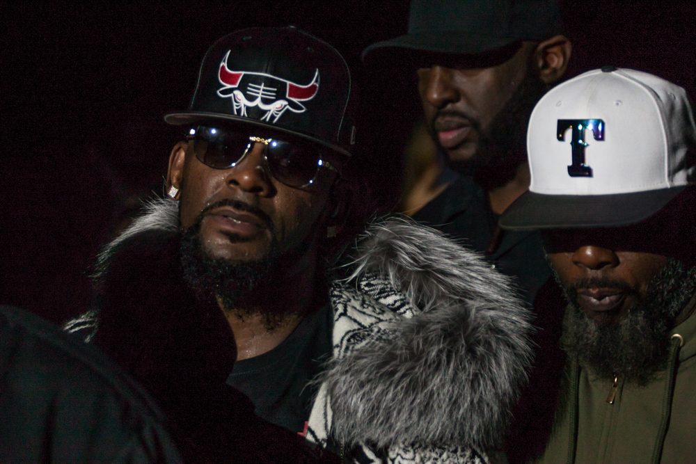 R. Kelly Chicago Defender