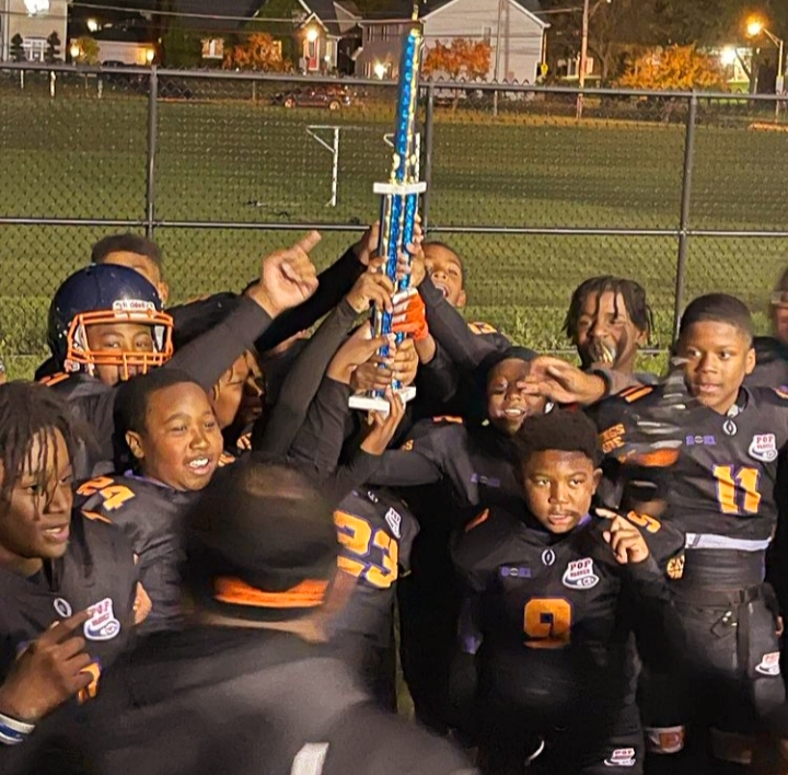 Robbins Eagles Football Team Heads To Regional Championship | Chicago ...