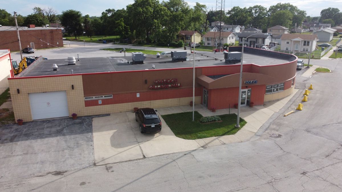 Dixmoor Village Hall (Photo, villageofdixmoor.org).