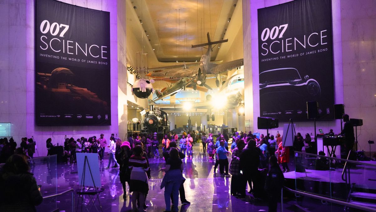 The Museum of Science and Industry threw a Black art party and invited the community to participate in the Black Creativity Experience.