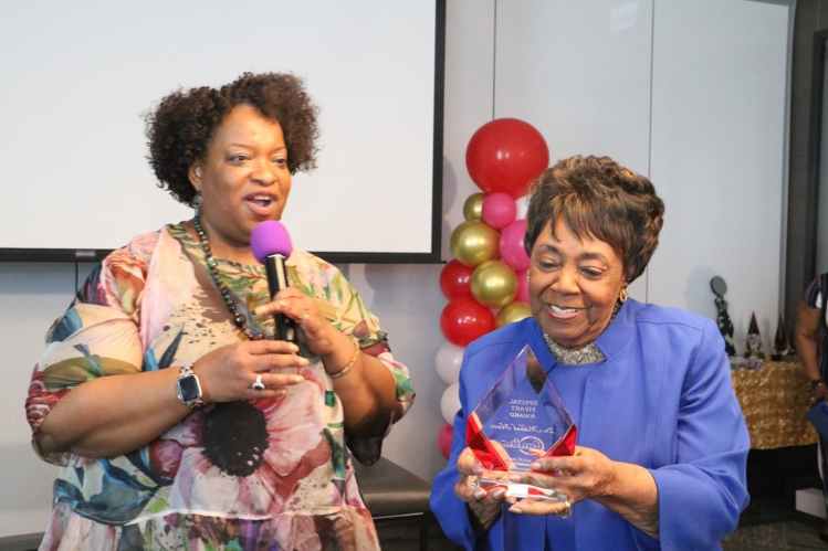 L-R Dear Me Care Circle founder Wynona Redmond presents the “Special Heart Award” to Dr. Mildred Harris, God First Ministries