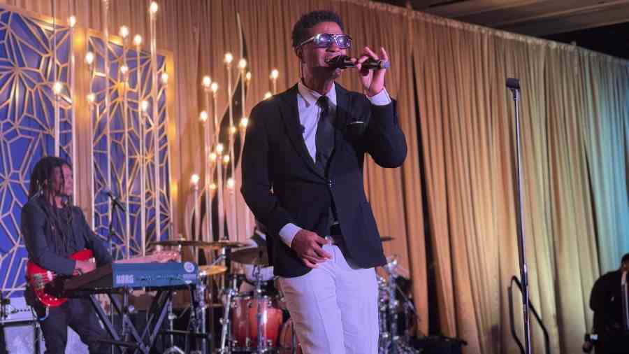 Grammy nominated singer Eric Benét regaled the gala crowd with his smooth brand of R&B 