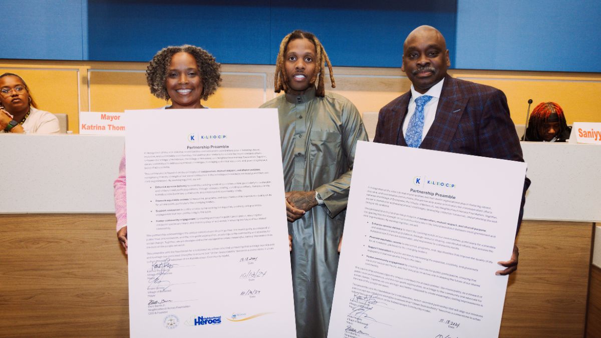 From L-R Broadview Mayor Katrina Thompson, Lil Durk and Bellwood Mayor Andre Harvey