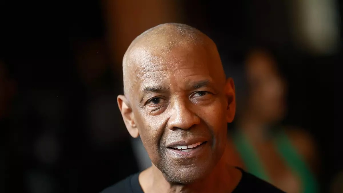 Denzel Washington Confronts Fan Who Accused Him Of Lying About Sobriety