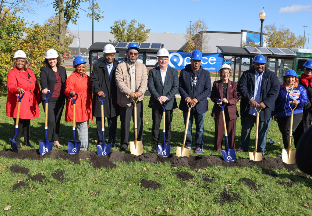Assessor Cassandra Holbert-Elston, Pace Board Member and Commissioner of the Chicago Mayor’s Office Rachel Arfa, Alderwoman Shalisa Harvey, State Representative William Davis, Alderman Ramonde Williams, Pace Chairman Rick Kwasneski, Calumet City Mayor and Illinois State Representative Thaddeus Jones, PACE Executive Director Melinda Metzger, Alderman Dejuan Gardner, Alderwoman Monet Wilson, and Valencia Williams.