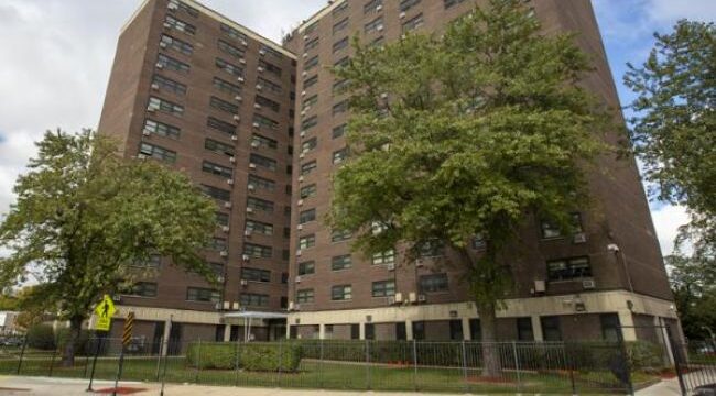 Chicago Housing Authority Board awards contracts to 8 private property management firms
